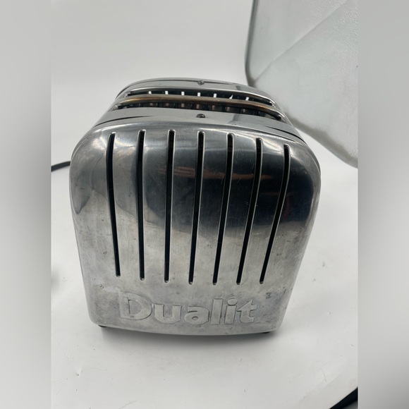 Dualit Toaster England 2 slice Model A2BR/87 - Picture 9 of 10